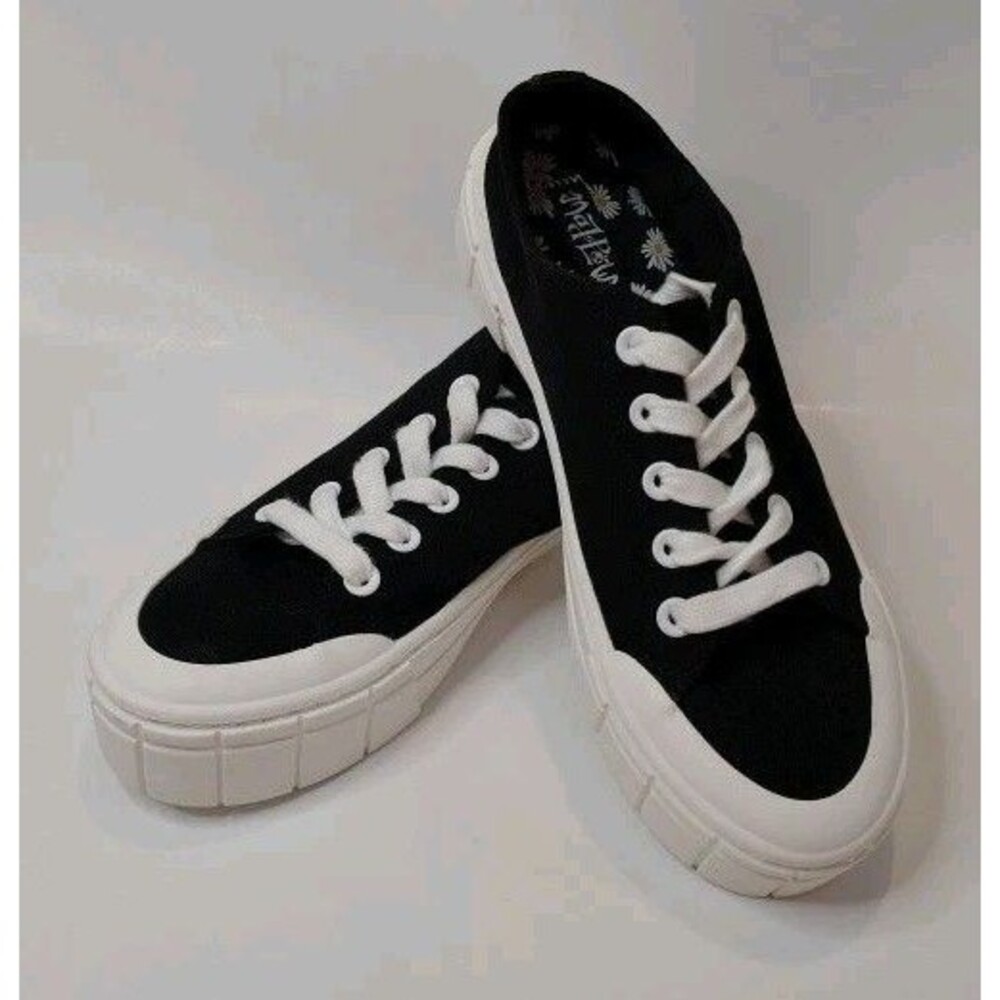 Mad Love Women's Black and White Sneakers Tennis Shoes Size 8